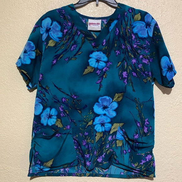 Uniform City Nurse Scrub Top Blouse S Green Blue Purple Short Sleeve Cotton - Picture 1 of 15